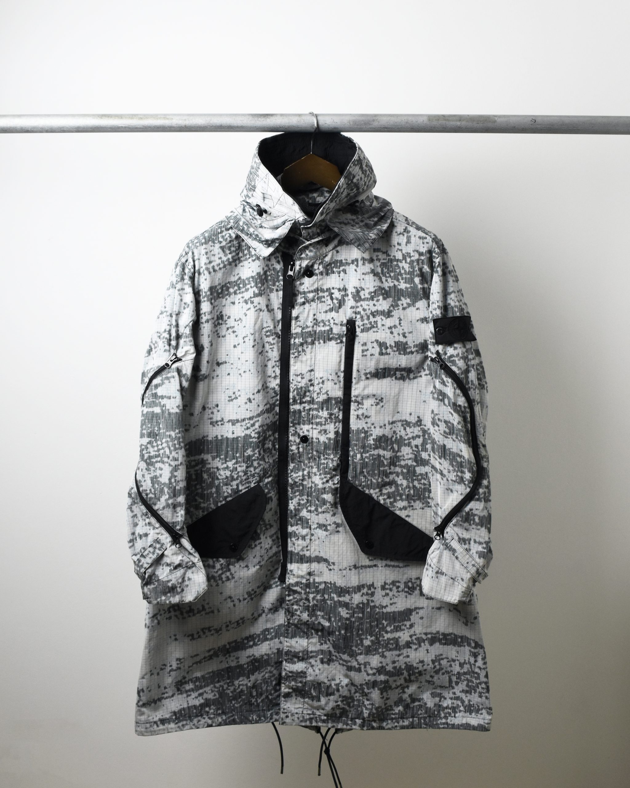 CP COMPANY AW18 NYFOIL DOWN PARKA (50) - Jazzy Badger