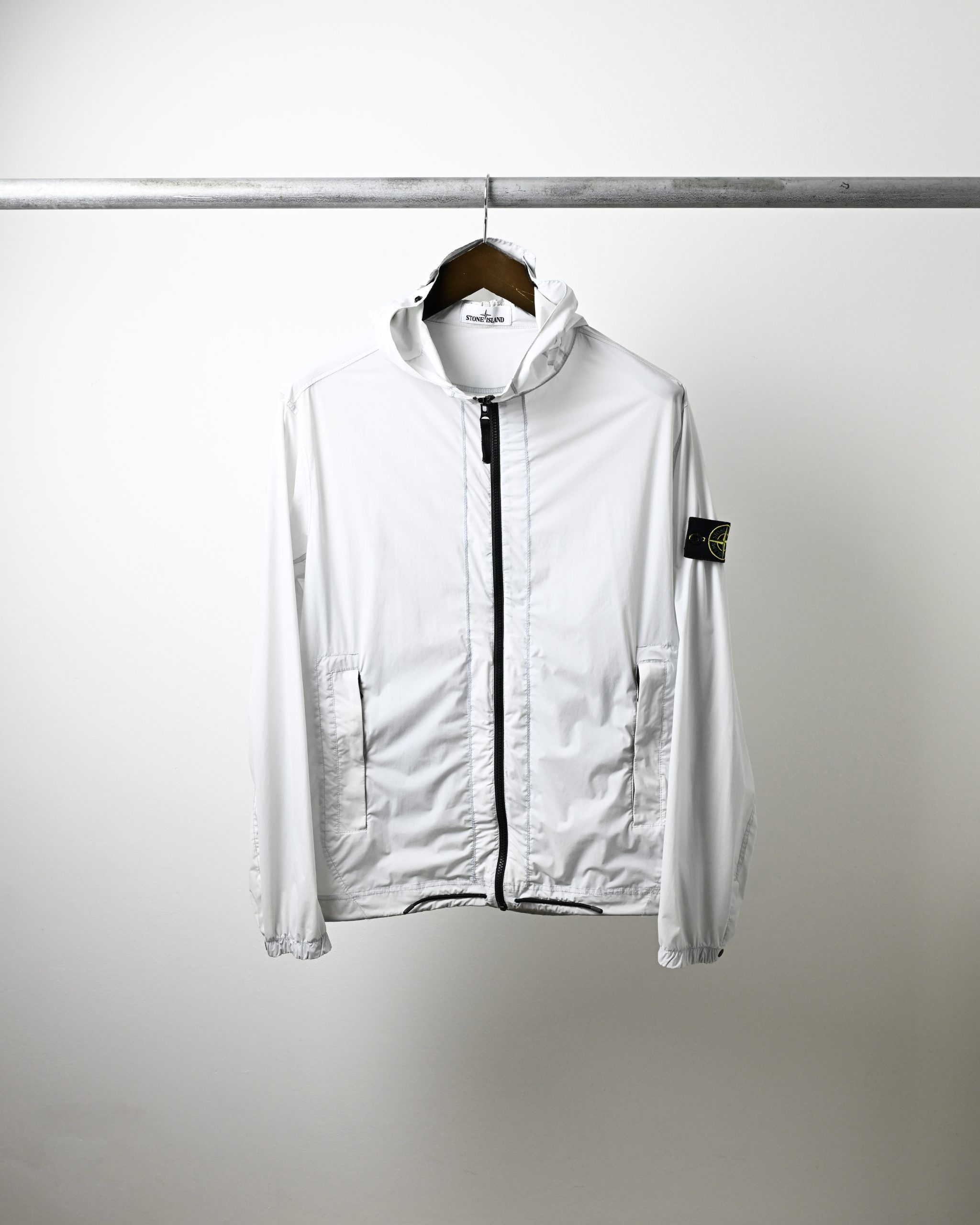 STONE ISLAND SS20 SKIN TOUCH NYLON-TC HOODED JACKET (L)