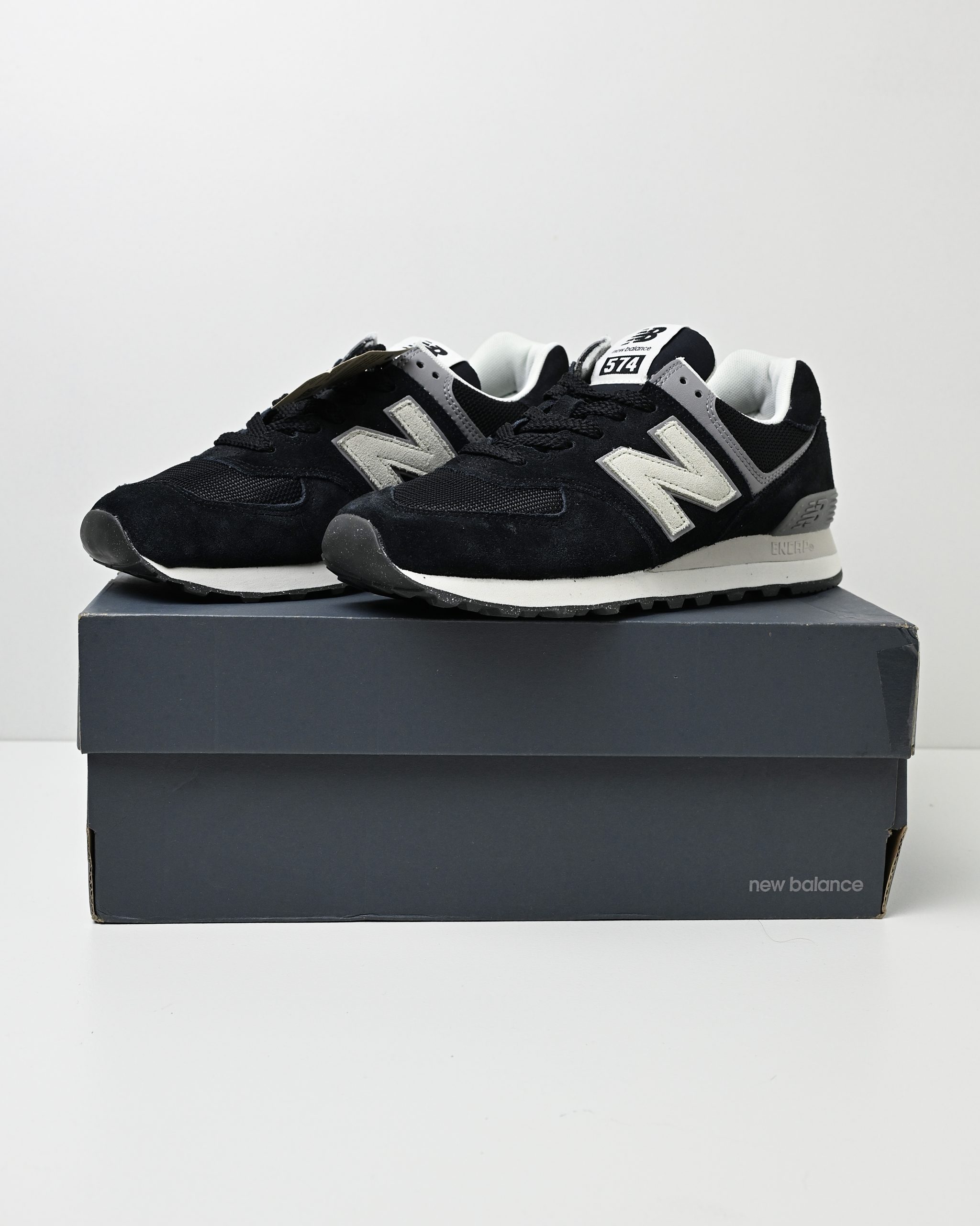 NEW BALANCE 574 CORE SUEDE/MESH TRAINER (UK7)