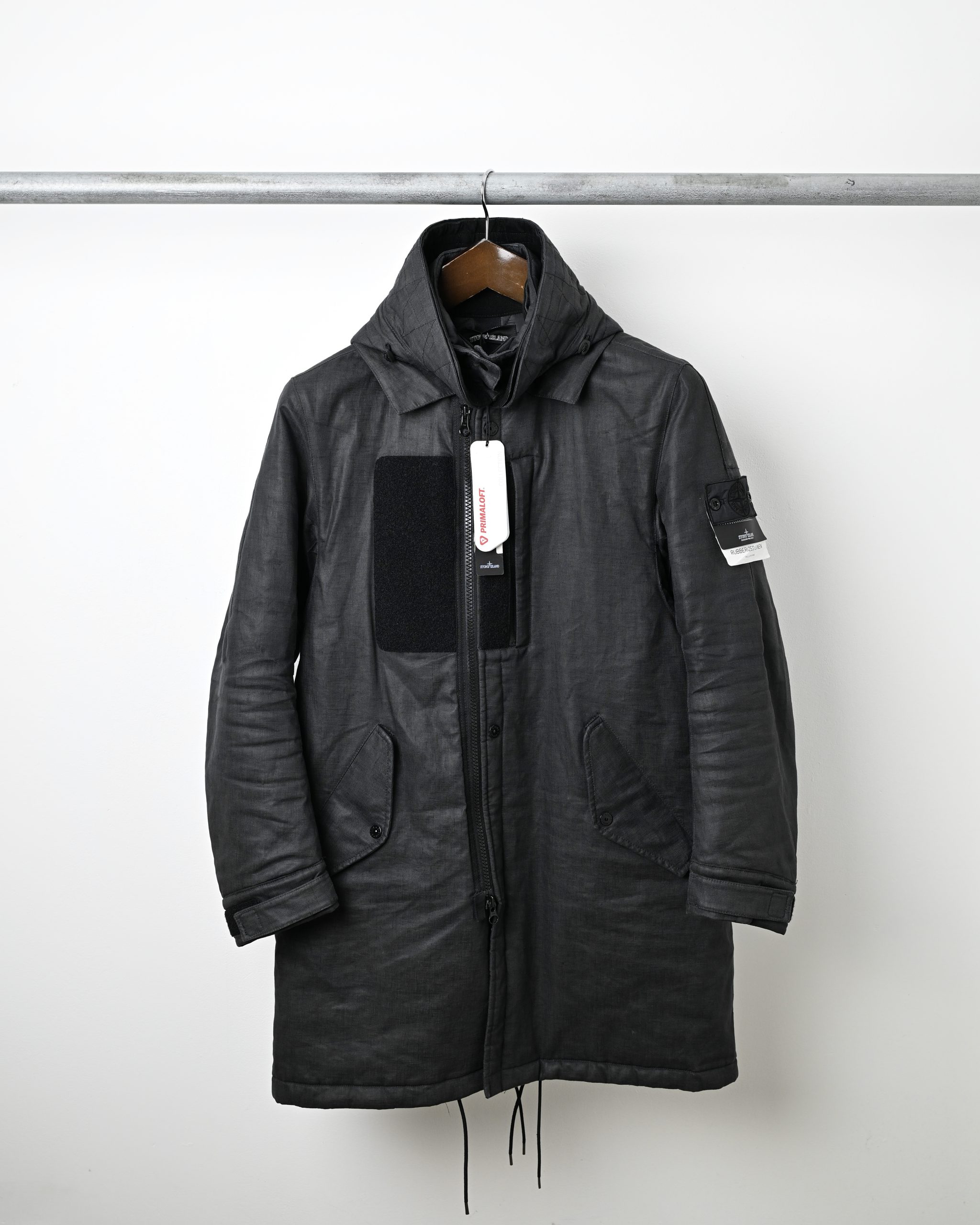 STONE ISLAND SHADOW PROJECT RUBBERIZED LINEN PARKA (M) - Jazzy Badger