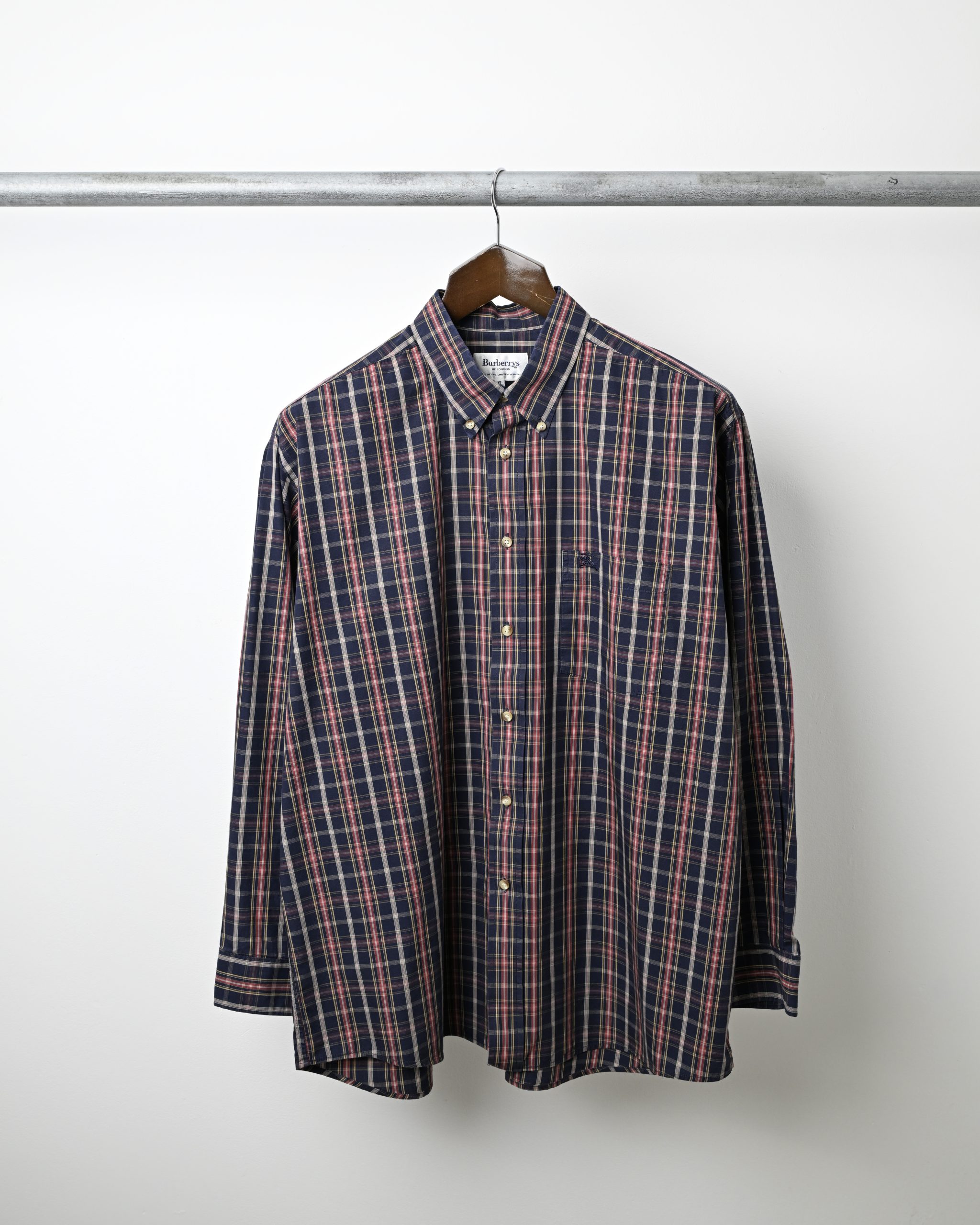 1990S BURBERRYS PLAID COTTON BUTTON DOWN SHIRT (XL)